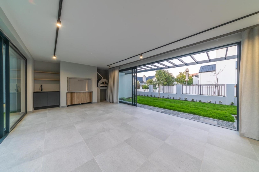 To Let 4 Bedroom Property for Rent in Val De Vie Estate Western Cape